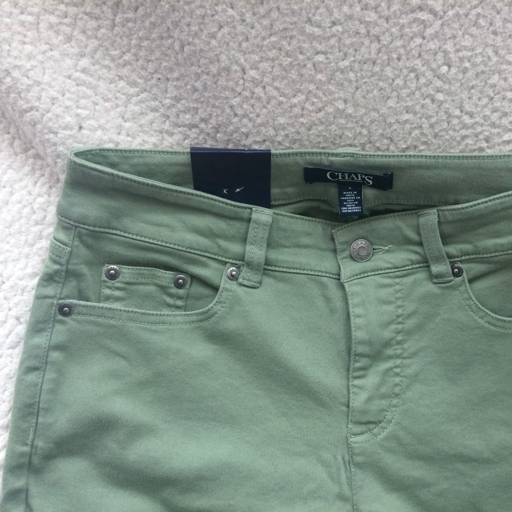 Chaps Flag Lake Pale Aloe Midrise Slimfit Capri Jeans